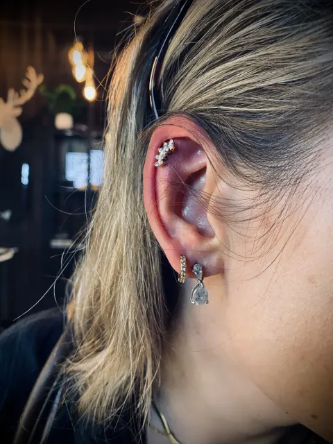 Helix cluster with lobe drops, by Chandre Louw